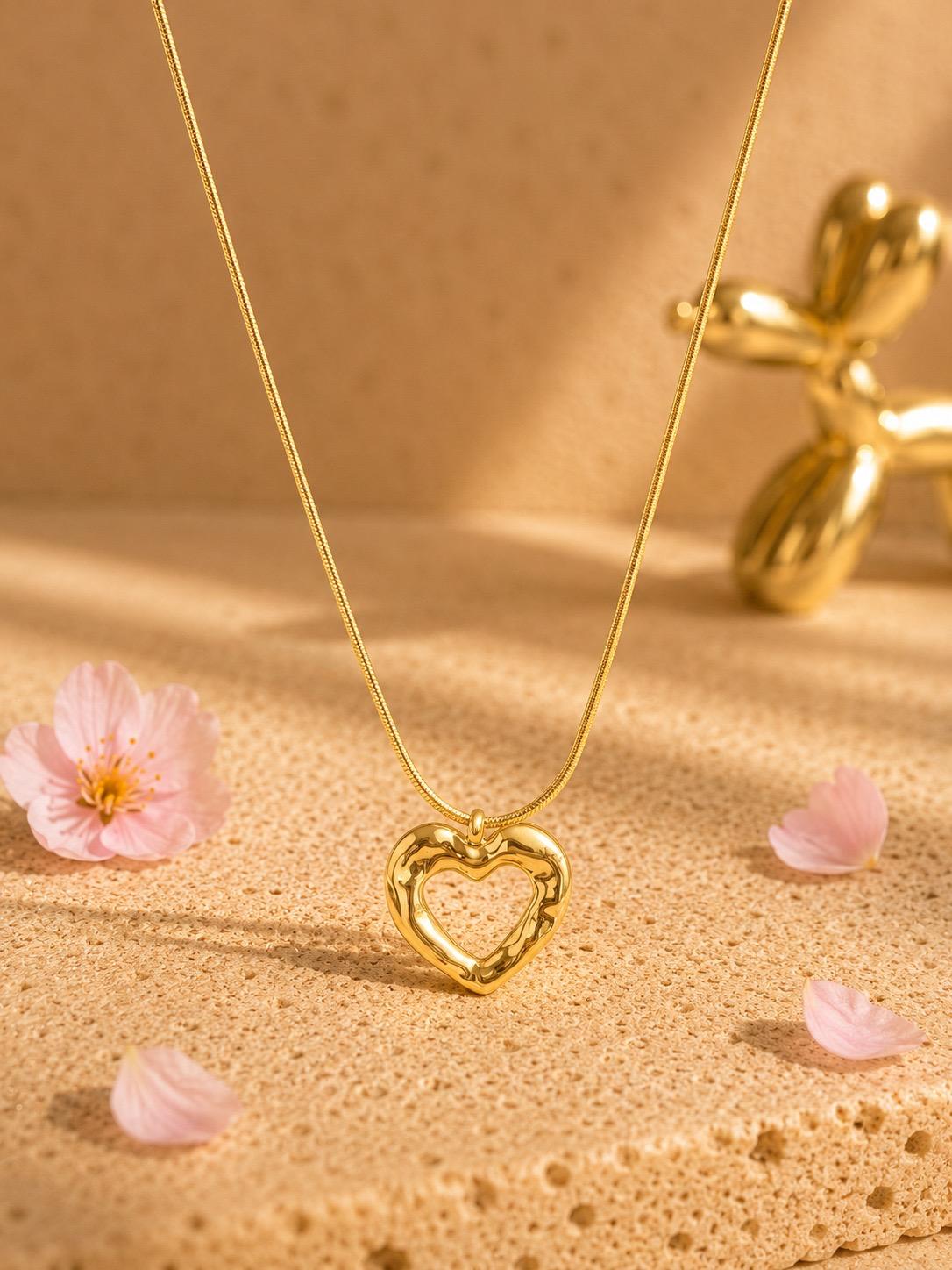 Collar Éternelle Heart Gold
