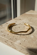 Aura Fluid Cuff